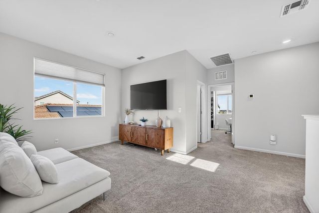 395 Sunol St, Lathrop, CA 95330