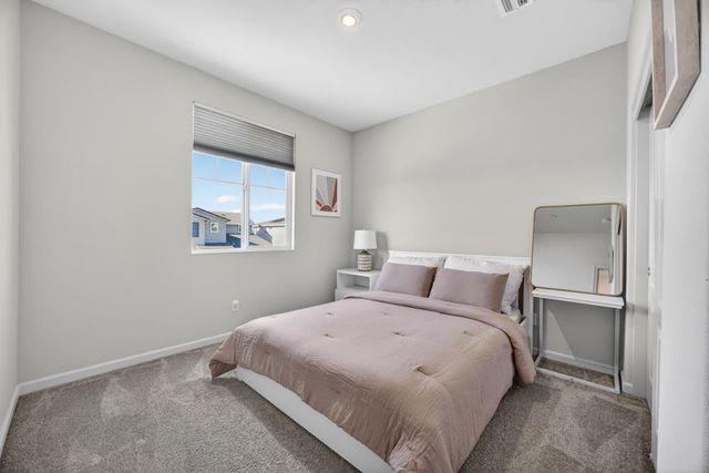 395 Sunol St, Lathrop, CA 95330