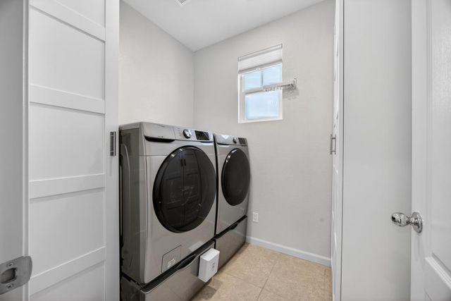 395 Sunol St, Lathrop, CA 95330