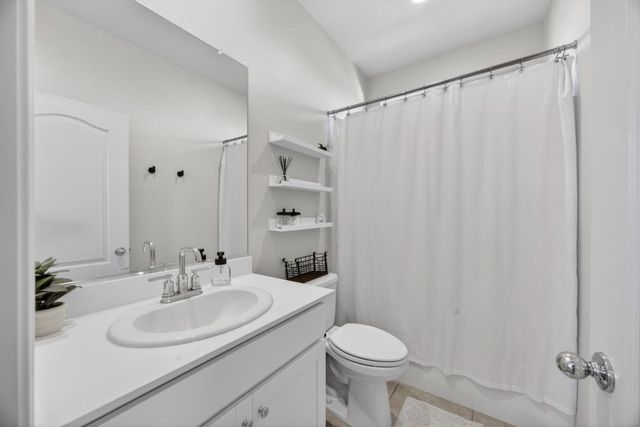 395 Sunol St, Lathrop, CA 95330