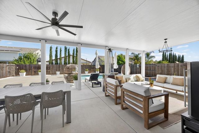 395 Sunol St, Lathrop, CA 95330