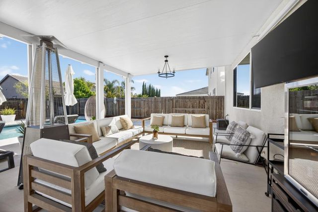 395 Sunol St, Lathrop, CA 95330