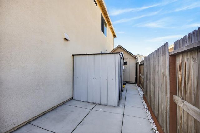 395 Sunol St, Lathrop, CA 95330