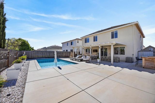 395 Sunol St, Lathrop, CA 95330