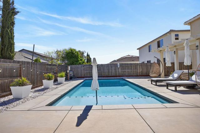 395 Sunol St, Lathrop, CA 95330