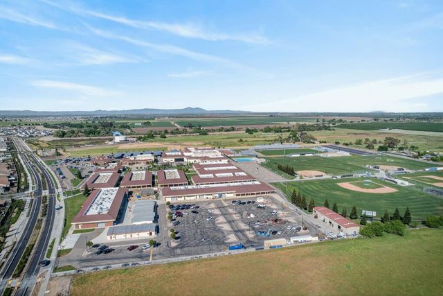 395 Sunol St, Lathrop, CA 95330