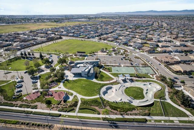 395 Sunol St, Lathrop, CA 95330