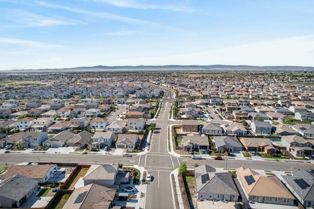 395 Sunol St, Lathrop, CA 95330