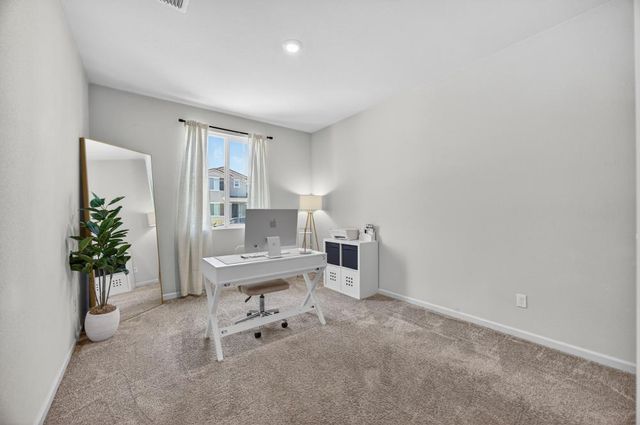 395 Sunol St, Lathrop, CA 95330