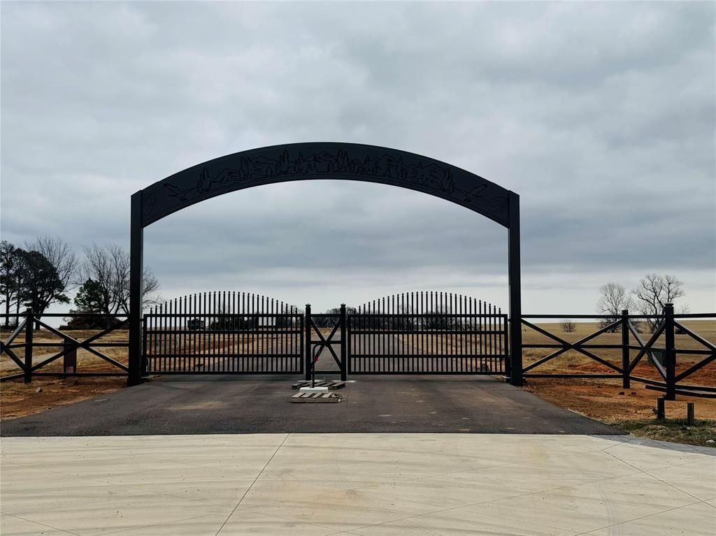 Image 1 of property listing at 2439 Christian Circle, Chickasha, OK 73018