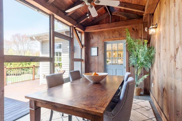 696 Main St, Concord, MA 01742