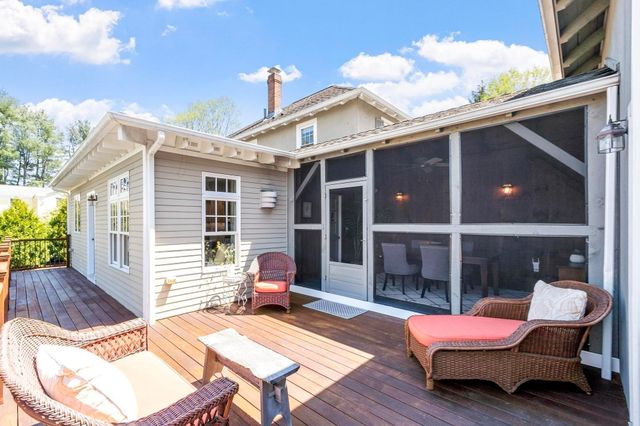 696 Main St, Concord, MA 01742