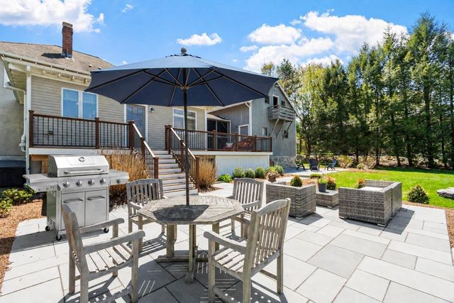 696 Main St, Concord, MA 01742