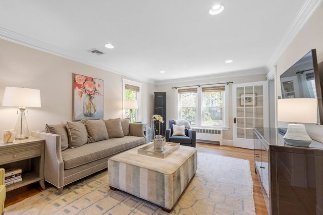696 Main St, Concord, MA 01742