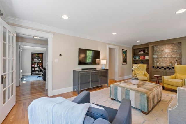 696 Main St, Concord, MA 01742