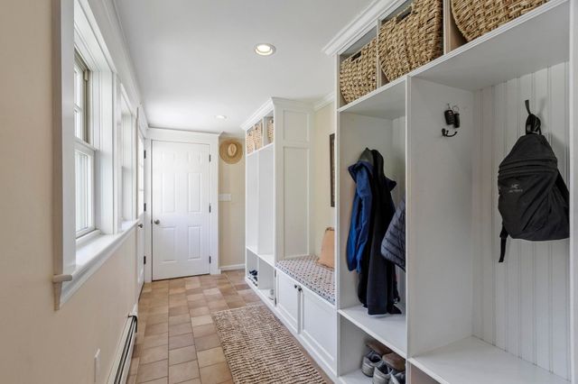 696 Main St, Concord, MA 01742