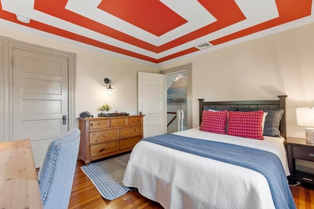 696 Main St, Concord, MA 01742