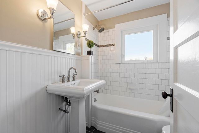 696 Main St, Concord, MA 01742