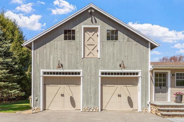 696 Main St, Concord, MA 01742
