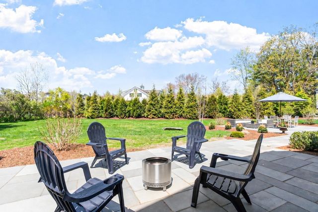 696 Main St, Concord, MA 01742