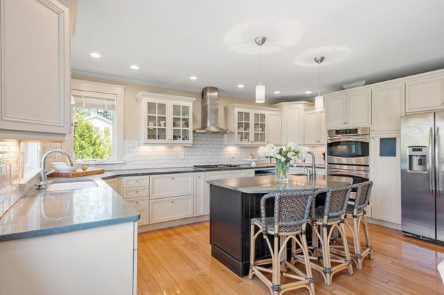 696 Main St, Concord, MA 01742