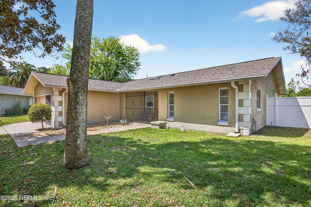 20 BLEAU Court, Palm Coast, FL 32137