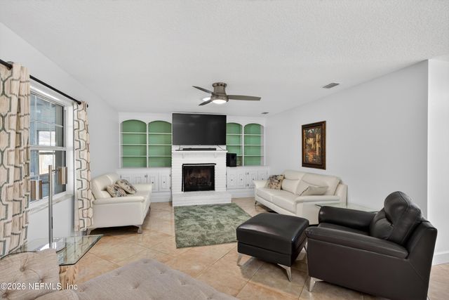 20 BLEAU Court, Palm Coast, FL 32137