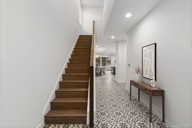 350 E Olmos Drive, San Antonio, TX 78212