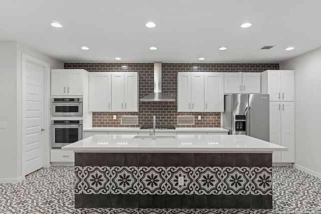 350 E Olmos Drive, San Antonio, TX 78212