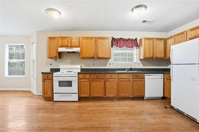 3888 English Valley Drive, Ellenwood, GA 30294