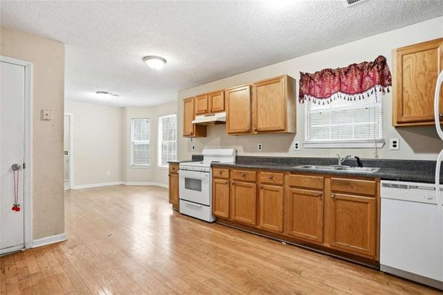 3888 English Valley Drive, Ellenwood, GA 30294