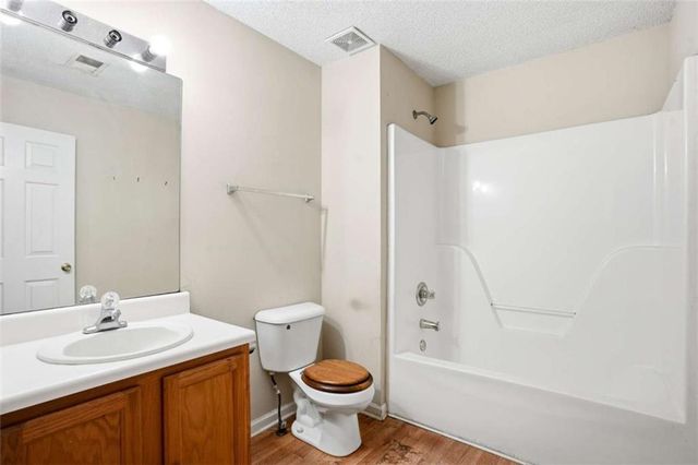 3888 English Valley Drive, Ellenwood, GA 30294