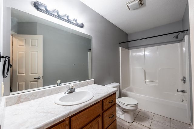 1735 Greythorn Drive, Fort Wayne, IN 46815