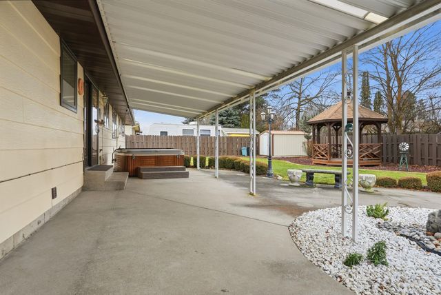 9627 N Fotheringham St, Spokane, WA 99208