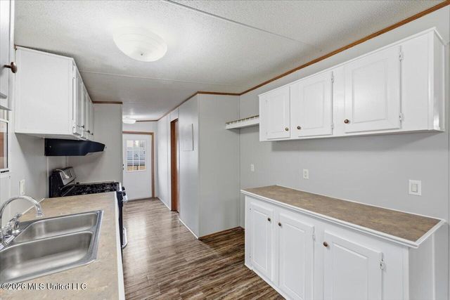 817 Leo Paul Street, Pearl, MS 39208