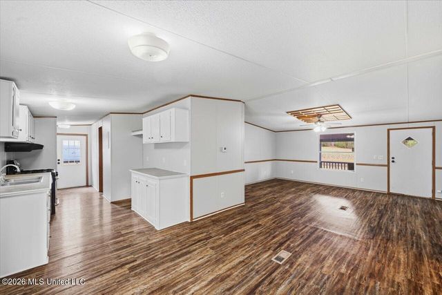 817 Leo Paul Street, Pearl, MS 39208