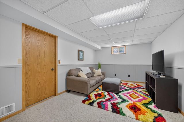 3780 Willow Heights Drive SW, Rochester, MN 55902