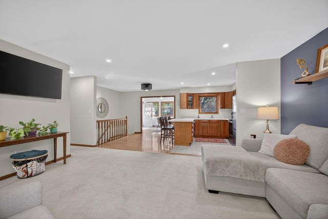 3780 Willow Heights Drive SW, Rochester, MN 55902