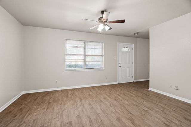 724 Chisholm Trail, Denton, TX 76209