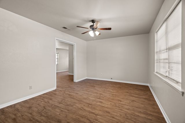 724 Chisholm Trail, Denton, TX 76209