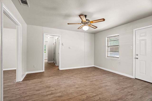 724 Chisholm Trail, Denton, TX 76209