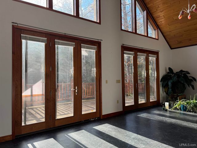 5275 Chaison 23.5 Road, Gladstone, MI 49873