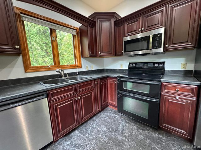 5275 Chaison 23.5 Road, Gladstone, MI 49873