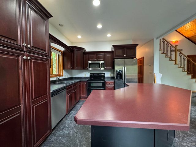 5275 Chaison 23.5 Road, Gladstone, MI 49873