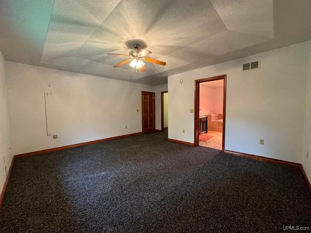 5275 Chaison 23.5 Road, Gladstone, MI 49873