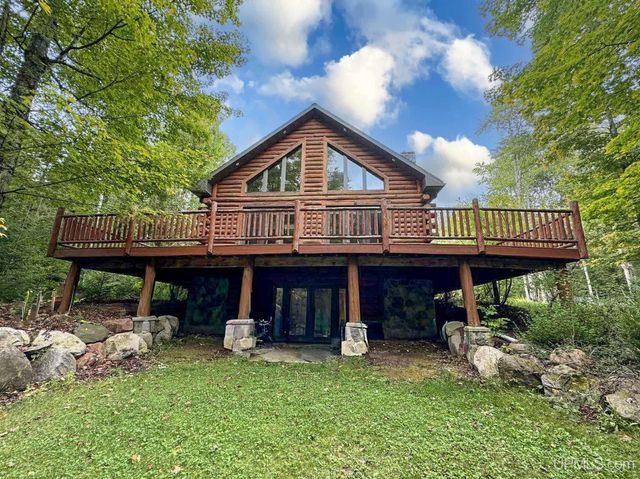 5275 Chaison 23.5 Road, Gladstone, MI 49873