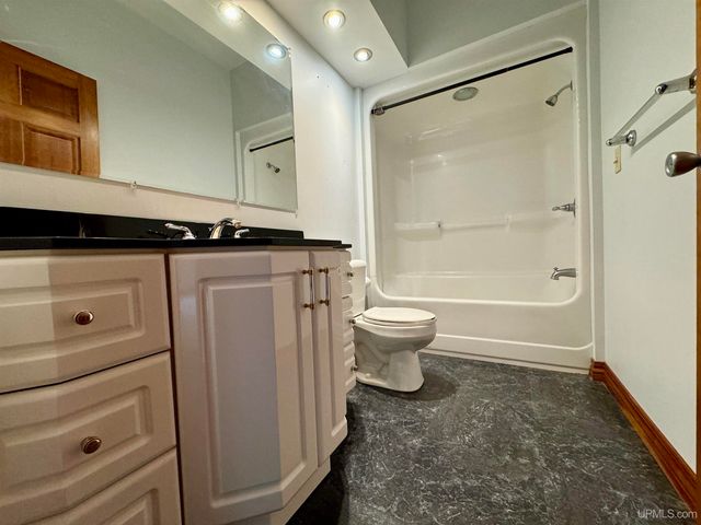 5275 Chaison 23.5 Road, Gladstone, MI 49873