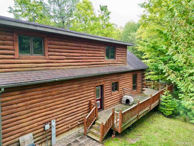 5275 Chaison 23.5 Road, Gladstone, MI 49873