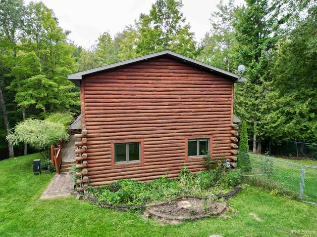 5275 Chaison 23.5 Road, Gladstone, MI 49873