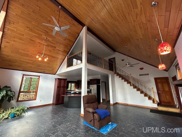 5275 Chaison 23.5 Road, Gladstone, MI 49873